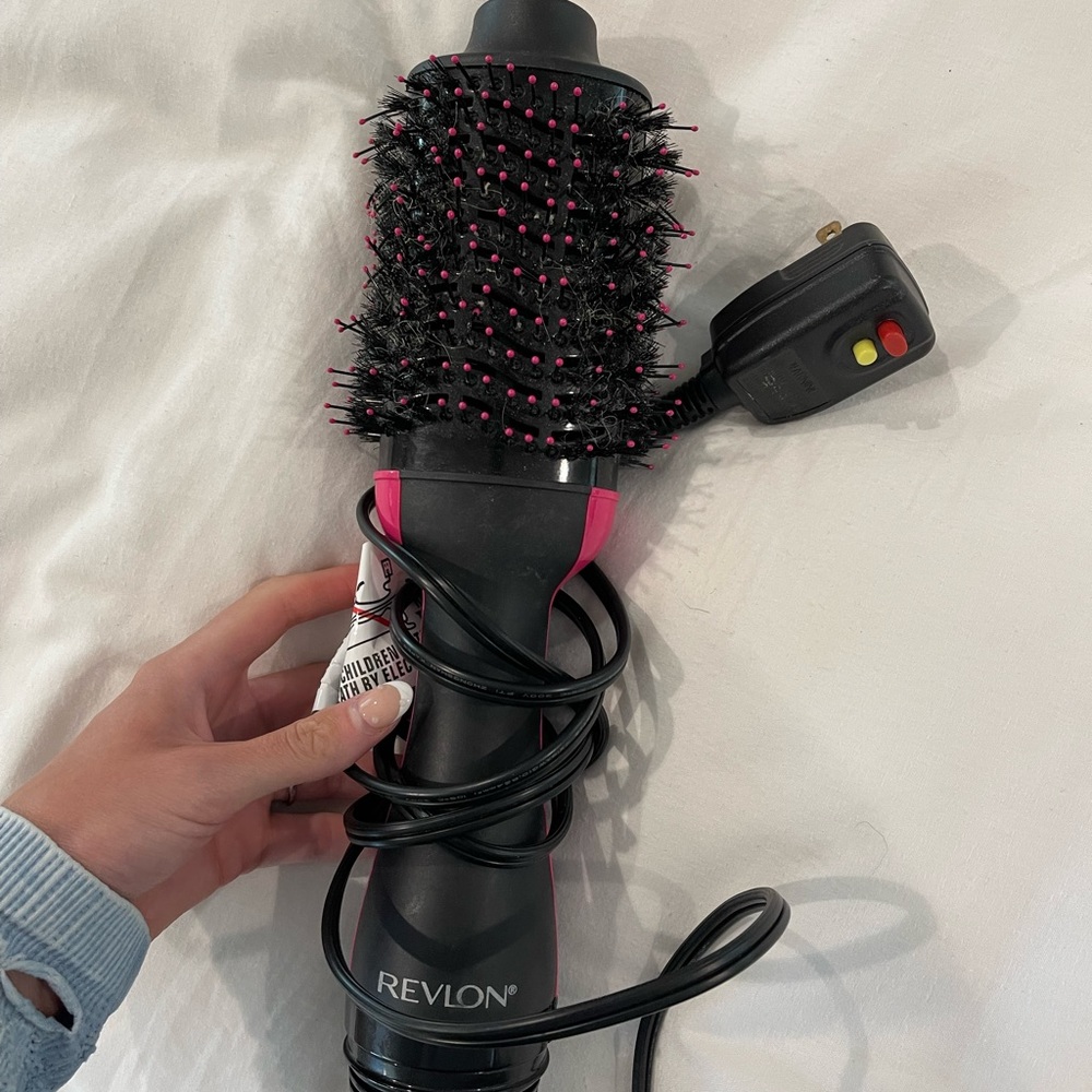 Revlon one-step volumizer